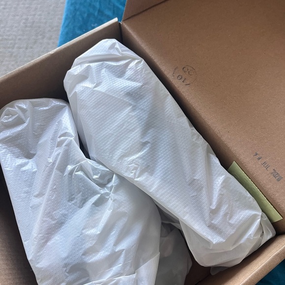 Llbean kids slippers. - Picture 4 of 6